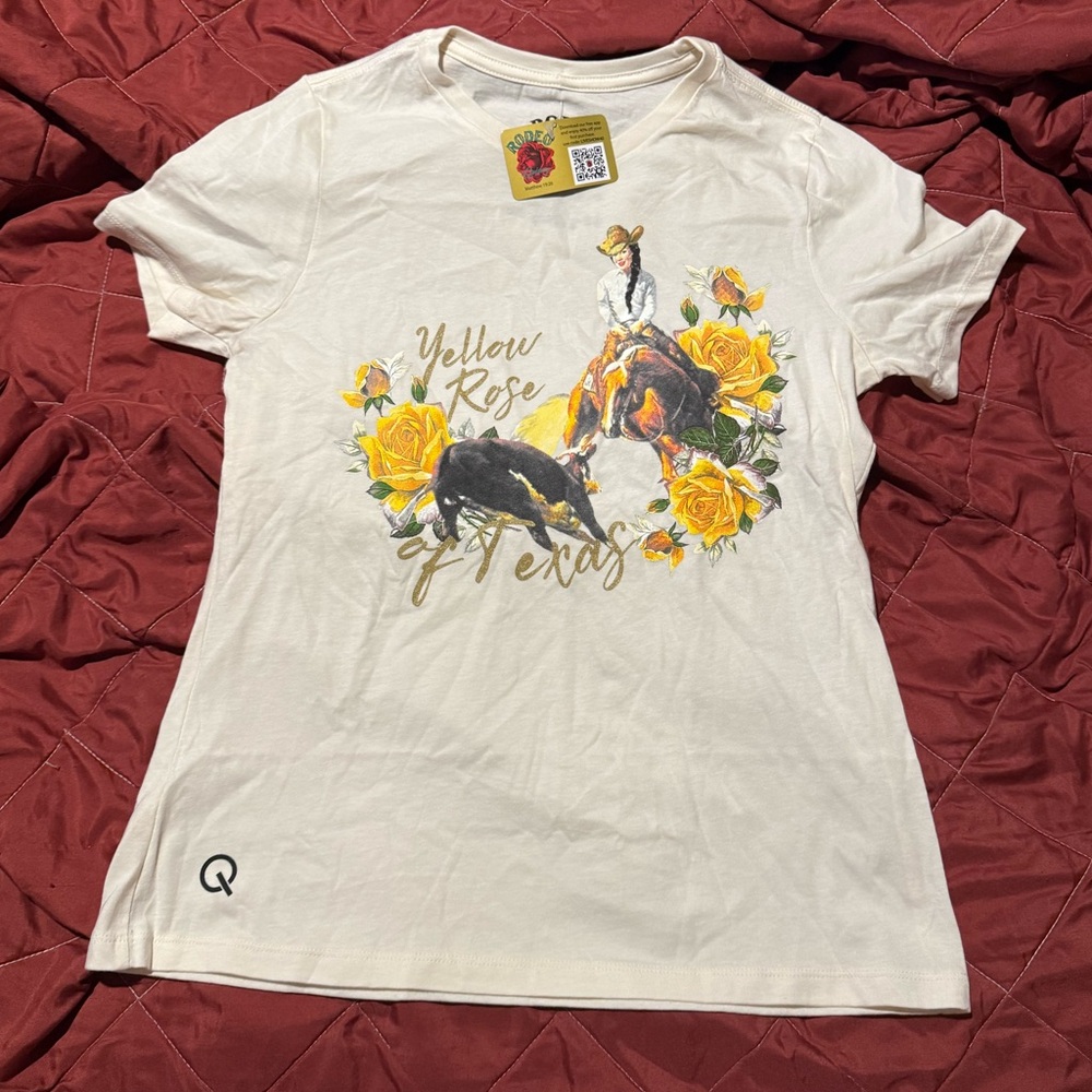 NWT- Rodeo Quincy Yellow Rose of Texas Graphic T-Shirt- M